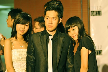 Bạn trẻ trường Ams "lột xác" thành kiều nữ lễ ra trường - 13