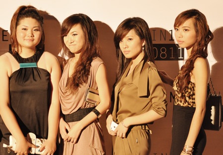 Bạn trẻ trường Ams "lột xác" thành kiều nữ lễ ra trường - 8