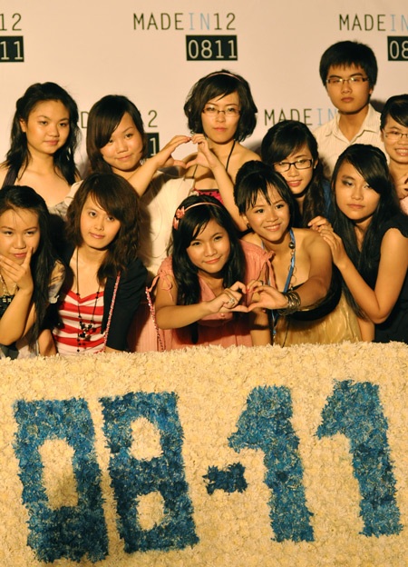 Bạn trẻ trường Ams "lột xác" thành kiều nữ lễ ra trường - 17