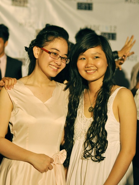 Bạn trẻ trường Ams "lột xác" thành kiều nữ lễ ra trường - 15