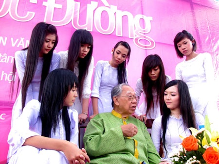 Bảo Trân: “Trường học không phải là nơi để khoe hình thể” - 2 Bảo Trân: “Trường học không phải là nơi để khoe hình thể” - 2