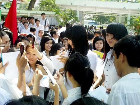 Bảo Trân: “Trường học không phải là nơi để khoe hình thể” - 4 Bảo Trân: “Trường học không phải là nơi để khoe hình thể” - 4