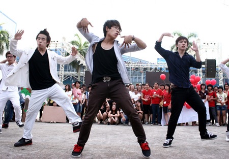 Màn trình diễn quyến rũ của “SNSD Việt Nam" - 6 Màn trình diễn quyến rũ của “SNSD Việt Nam" - 6