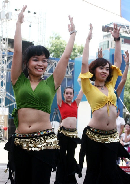 Màn trình diễn quyến rũ của “SNSD Việt Nam" - 8 Màn trình diễn quyến rũ của “SNSD Việt Nam" - 8