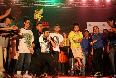 Giới trẻ "phiêu" trong vũ điệu krump độc nhất Việt Nam - 6 Giới trẻ "phiêu" trong vũ điệu krump độc nhất Việt Nam - 6