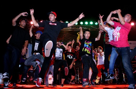 Giới trẻ "phiêu" trong vũ điệu krump độc nhất Việt Nam - 9 Giới trẻ "phiêu" trong vũ điệu krump độc nhất Việt Nam - 9