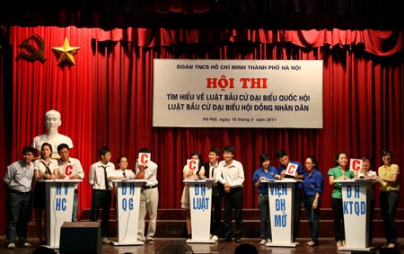 HV Hành chính đoạt giải Nhất tìm hiểu luật Bầu cử - 1 HV Hành chính đoạt giải Nhất tìm hiểu luật Bầu cử - 1