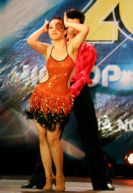 "Gà nhà" ĐH Ngoại thương giành quán quân Hotstep - 6 "Gà nhà" ĐH Ngoại thương giành quán quân Hotstep - 6