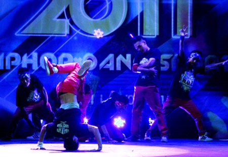 "Gà nhà" ĐH Ngoại thương giành quán quân Hotstep - 8 "Gà nhà" ĐH Ngoại thương giành quán quân Hotstep - 8