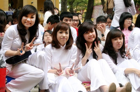 Nữ sinh Phan Đình Phùng duyên dáng với tà áo dài - 6