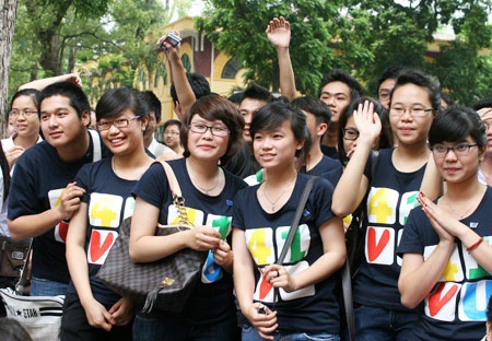 Nữ sinh Phan Đình Phùng duyên dáng với tà áo dài - 2