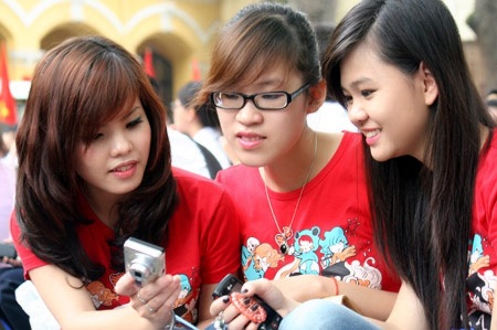 Nữ sinh Phan Đình Phùng duyên dáng với tà áo dài - 3