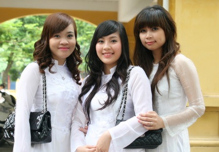 Nữ sinh Phan Đình Phùng duyên dáng với tà áo dài - 9