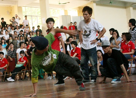 Không khí hiphop nóng bừng với Sneakshow - 8