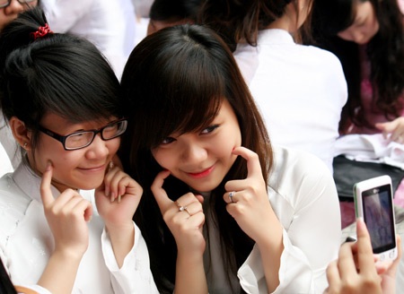 Bóng bay rợp trời chia tay teen khối 12 Trần Phú - 3 Bóng bay rợp trời chia tay teen khối 12 Trần Phú - 3