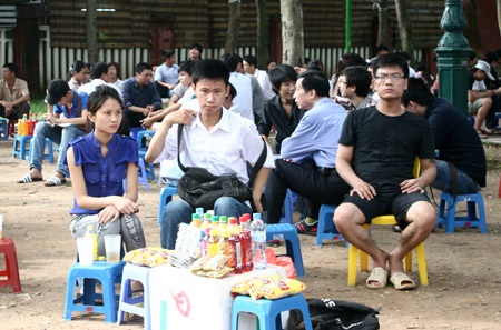 Quán giải khát tự phát “quây” trường thi ngày nắng gắt - 5 Quán giải khát tự phát “quây” trường thi ngày nắng gắt - 5