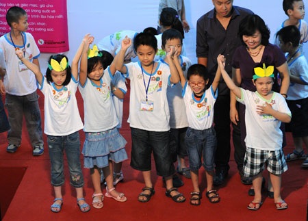 “Thành phố những người lớn tí hon” tôn vinh công dân nhí biết đồng cảm - 8 “Thành phố những người lớn tí hon” tôn vinh công dân nhí biết đồng cảm - 8