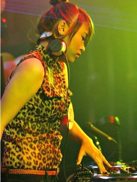 Nữ DJ tuổi teen có thu nhập “khủng” - 2