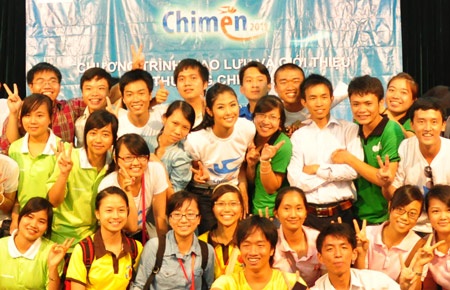 Hoa hậu Ngọc Hân giao lưu cùng trái tim thiện nguyện - 2 Hoa hậu Ngọc Hân giao lưu cùng trái tim thiện nguyện - 2