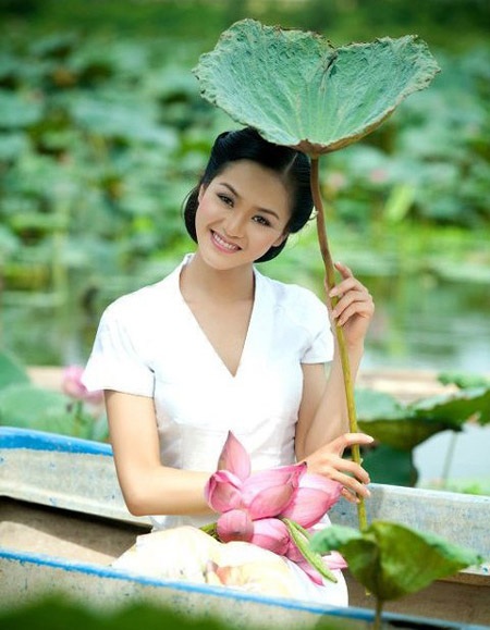 Người đẹp Phan Thị Lý đồng cảm với sỹ tử trước giờ G - 4 Người đẹp Phan Thị Lý đồng cảm với sỹ tử trước giờ G - 4