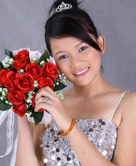 Rạng ngời nét đẹp nữ sinh ĐH Công nghiệp HN - 3 Rạng ngời nét đẹp nữ sinh ĐH Công nghiệp HN - 3