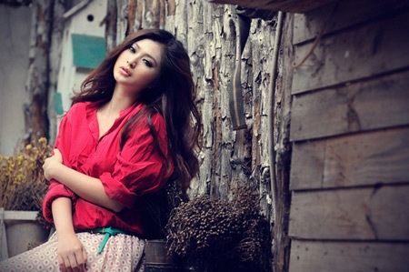 Sắc đỏ dịu dàng như cô nàng Thanh Trúc - 3 Sắc đỏ dịu dàng như cô nàng Thanh Trúc - 3