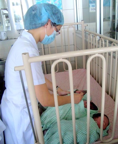 Nam sinh trường Y run tay khi lần đầu khám phụ khoa - 2 Nam sinh trường Y run tay khi lần đầu khám phụ khoa - 2