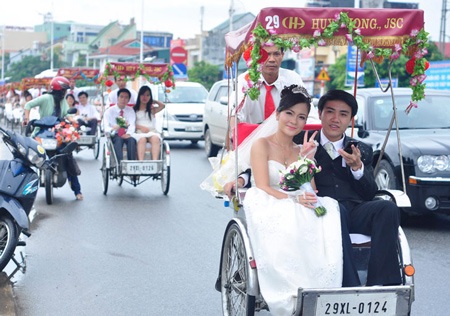 100 đôi uyên ương tại Hà Nội đội mưa cầu hôn tập thể - 2 100 đôi uyên ương tại Hà Nội đội mưa cầu hôn tập thể - 2