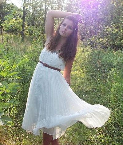 Công thức phối đồ với váy chiffon trắng xếp li - 14