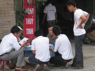 Đoạn kết cho những “mối tình đỏ đen” - 1 Đoạn kết cho những “mối tình đỏ đen” - 1