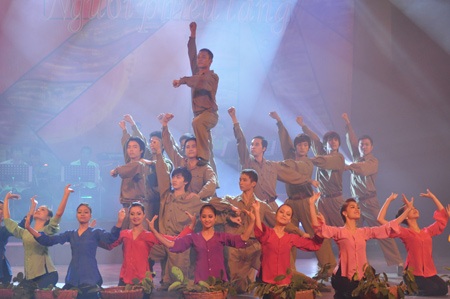 Cẩm Vân “run” vì lần đầu hát nhạc Phạm Duy - 4