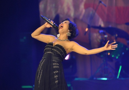 Cẩm Vân “run” vì lần đầu hát nhạc Phạm Duy - 12