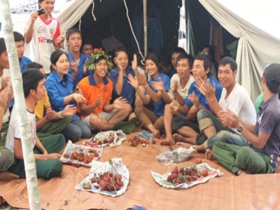 Thắm đượm dấu chân tình nguyện miền sơn cước - 4 Thắm đượm dấu chân tình nguyện miền sơn cước - 4