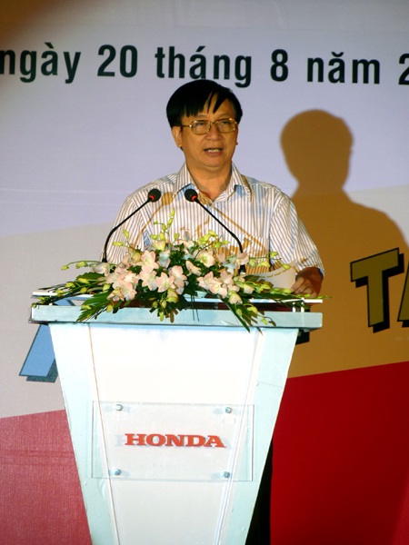 Độc đáo ô tô thức tỉnh thần kinh của “nhà phát minh” nhí - 2 Độc đáo ô tô thức tỉnh thần kinh của “nhà phát minh” nhí - 2