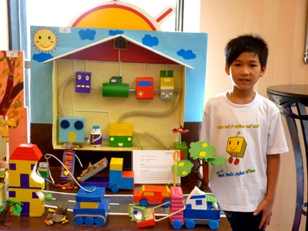 Độc đáo ô tô thức tỉnh thần kinh của “nhà phát minh” nhí - 6 Độc đáo ô tô thức tỉnh thần kinh của “nhà phát minh” nhí - 6