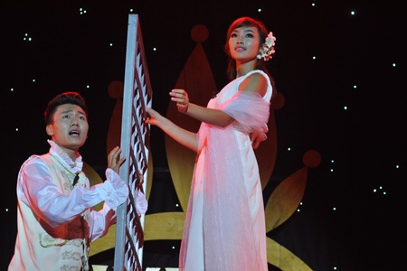 Múa bụng “đốt cháy” cuộc thi hoa khôi Sinh viên - 3