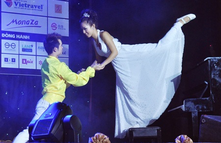 Múa bụng “đốt cháy” cuộc thi hoa khôi Sinh viên - 14