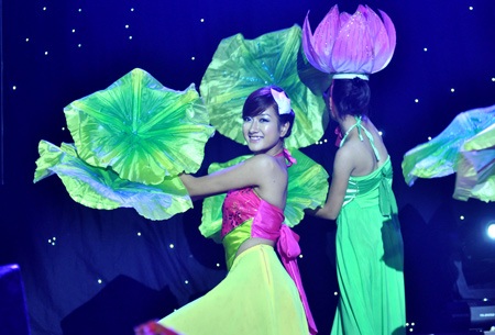 Múa bụng “đốt cháy” cuộc thi hoa khôi Sinh viên - 16