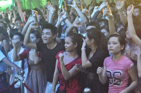 Cuồng nhiệt đêm nhạc của DJ nổi tiếng Eddie Halliwell - 3