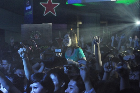 Cuồng nhiệt đêm nhạc của DJ nổi tiếng Eddie Halliwell - 9