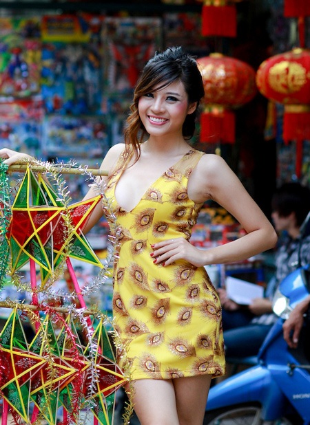 Người mẫu 9X xinh tươi dạo phố ngày Trung thu - 6