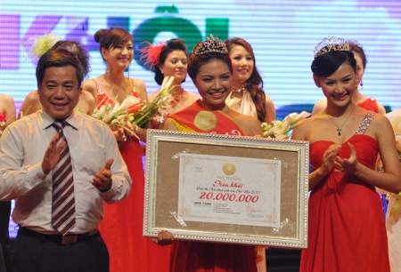 Nữ luật gia tương lai đăng quang Hoa khôi SV Hà Nội - 3 Nữ luật gia tương lai đăng quang Hoa khôi SV Hà Nội - 3