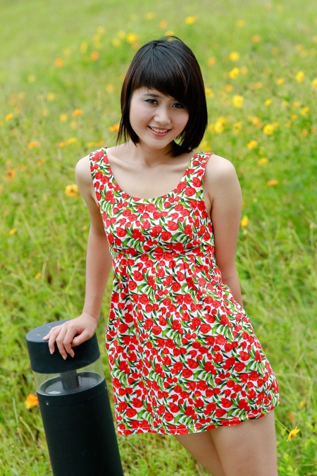 Ngắm Á khôi Ngô Thùy Linh dịu dàng và trong sáng - 2 Ngắm Á khôi Ngô Thùy Linh dịu dàng và trong sáng - 2