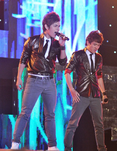 Phương Vy diện đồ “bỏng mắt” đêm nhạc trẻ - 3