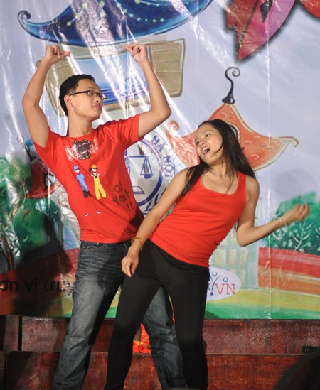 Trường ĐH Luật HN “mở lốc” đón chào tân SV - 5