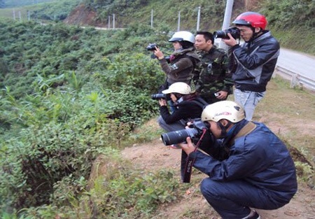 Những cô nàng thích “đọ súng”  - 1