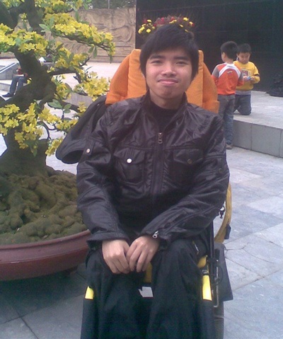 “Vọng ước” của chàng trai gõ máy tính bằng đũa - 1 “Vọng ước” của chàng trai gõ máy tính bằng đũa - 1
