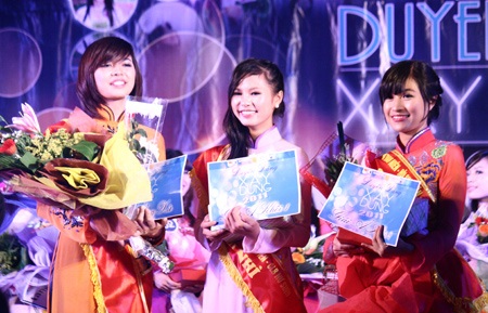 Đêm tỏa hương sắc nữ sinh “Hoa của đá” - 10