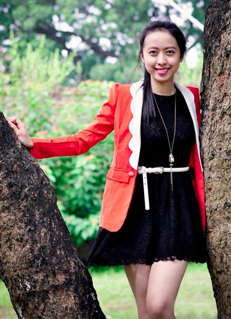 Ngắm vẻ đẹp 12 nữ sinh "Duyên dáng Ngoại thương 2011" - 11