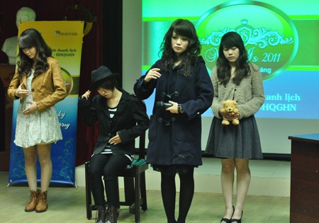 Nữ sinh khoa Quốc tế say sưa với vũ điệu bốc lửa - 5